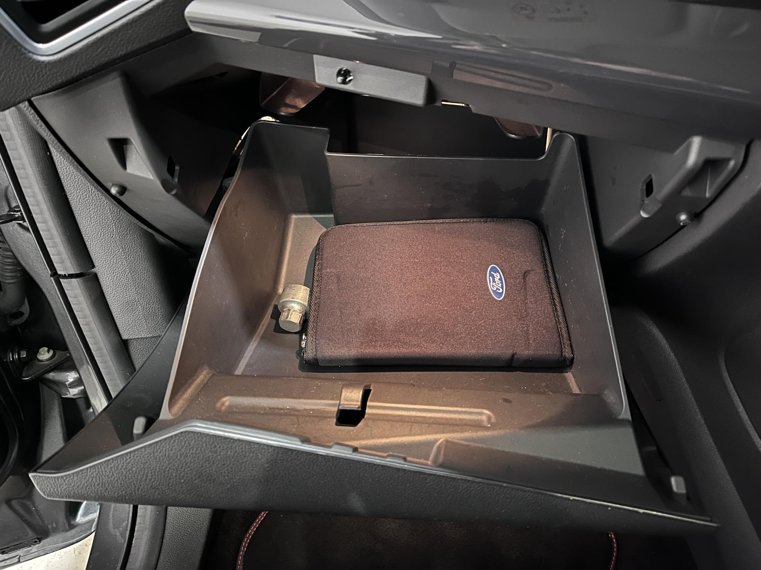 Used Ford Kuga 2015 for sale - 76908404: Photo 41