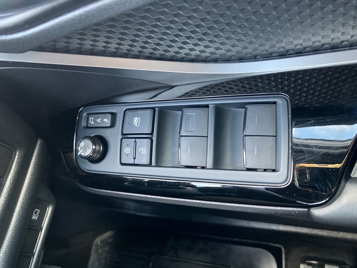 Used Toyota C-HR 2022 for sale - 76638202: Photo 18