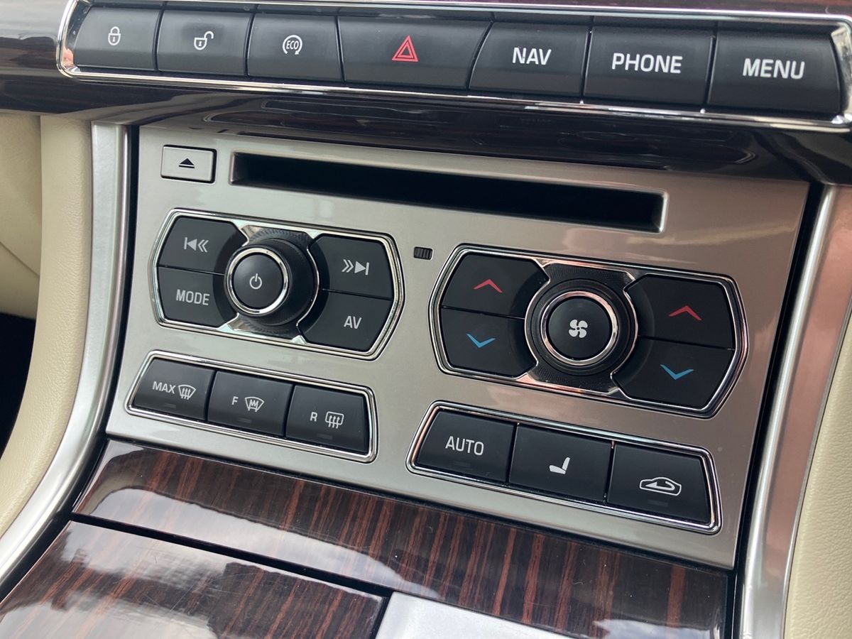 Used Jaguar XF 2015 for sale - 76158344: Photo 12