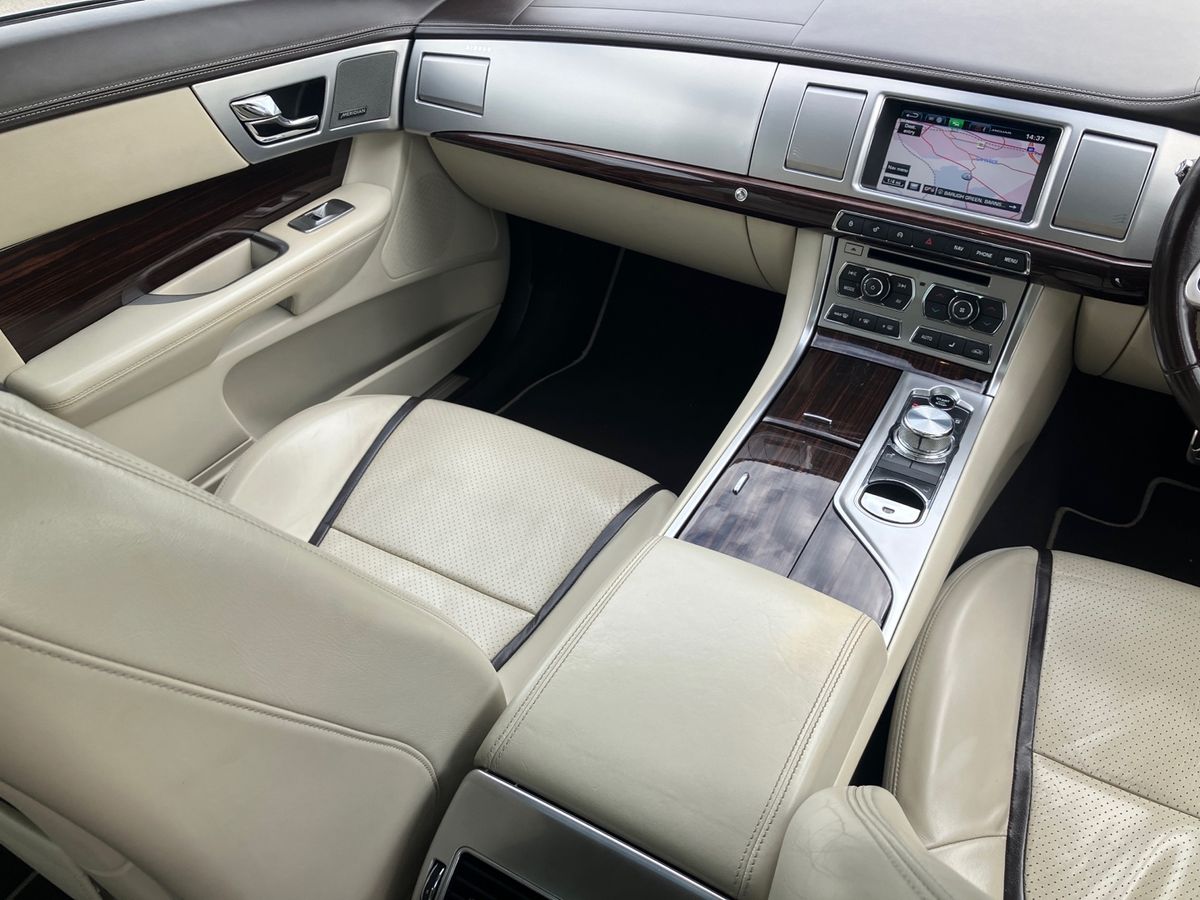 Used Jaguar XF 2015 for sale - 76158344: Photo 17