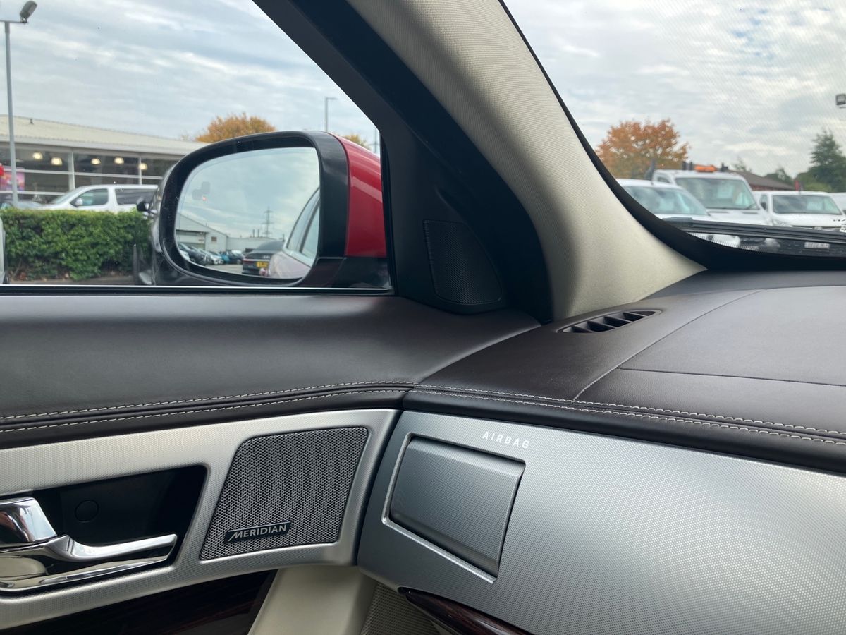 Used Jaguar XF 2015 for sale - 76158344: Photo 38