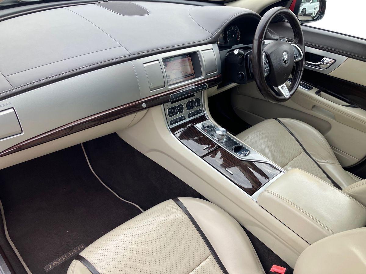 Used Jaguar XF 2015 for sale - 76158344: Photo 6