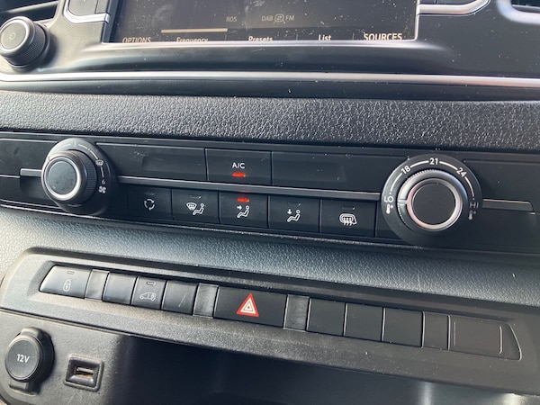 Used Vauxhall Vivaro 2022 for sale - 76128225: Photo 14