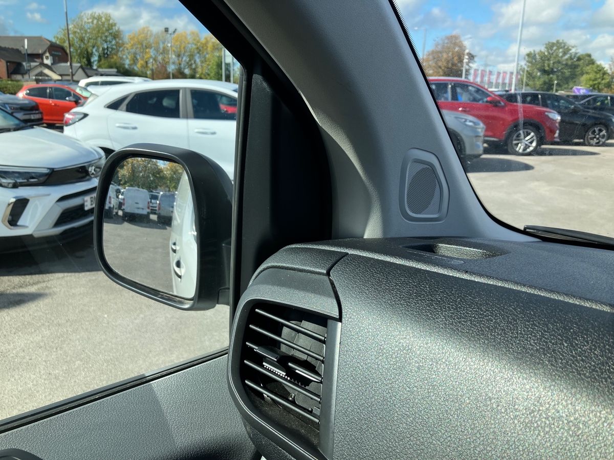 Used Vauxhall Vivaro 2022 for sale - 76128225: Photo 35