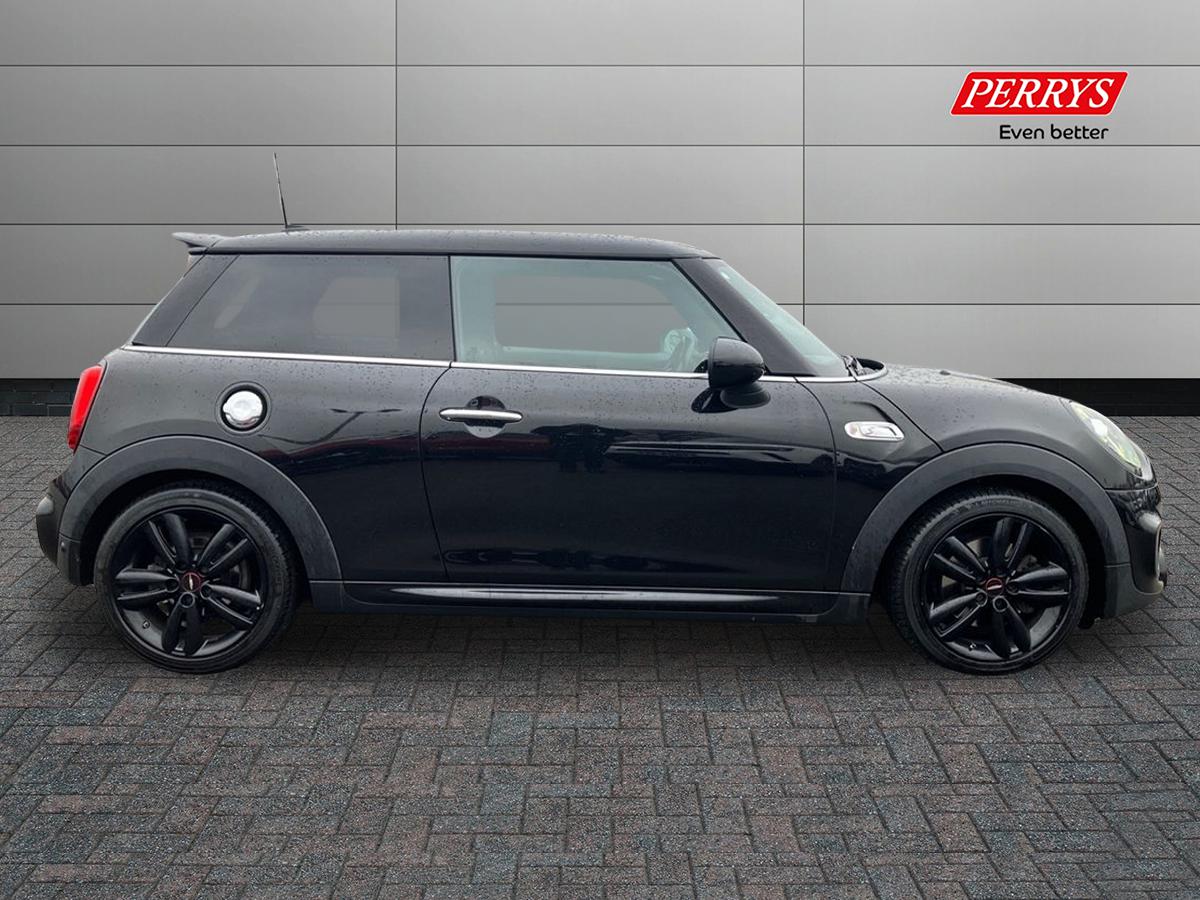 Used MINI Hatch 2019 for sale - 77100001: Photo 3