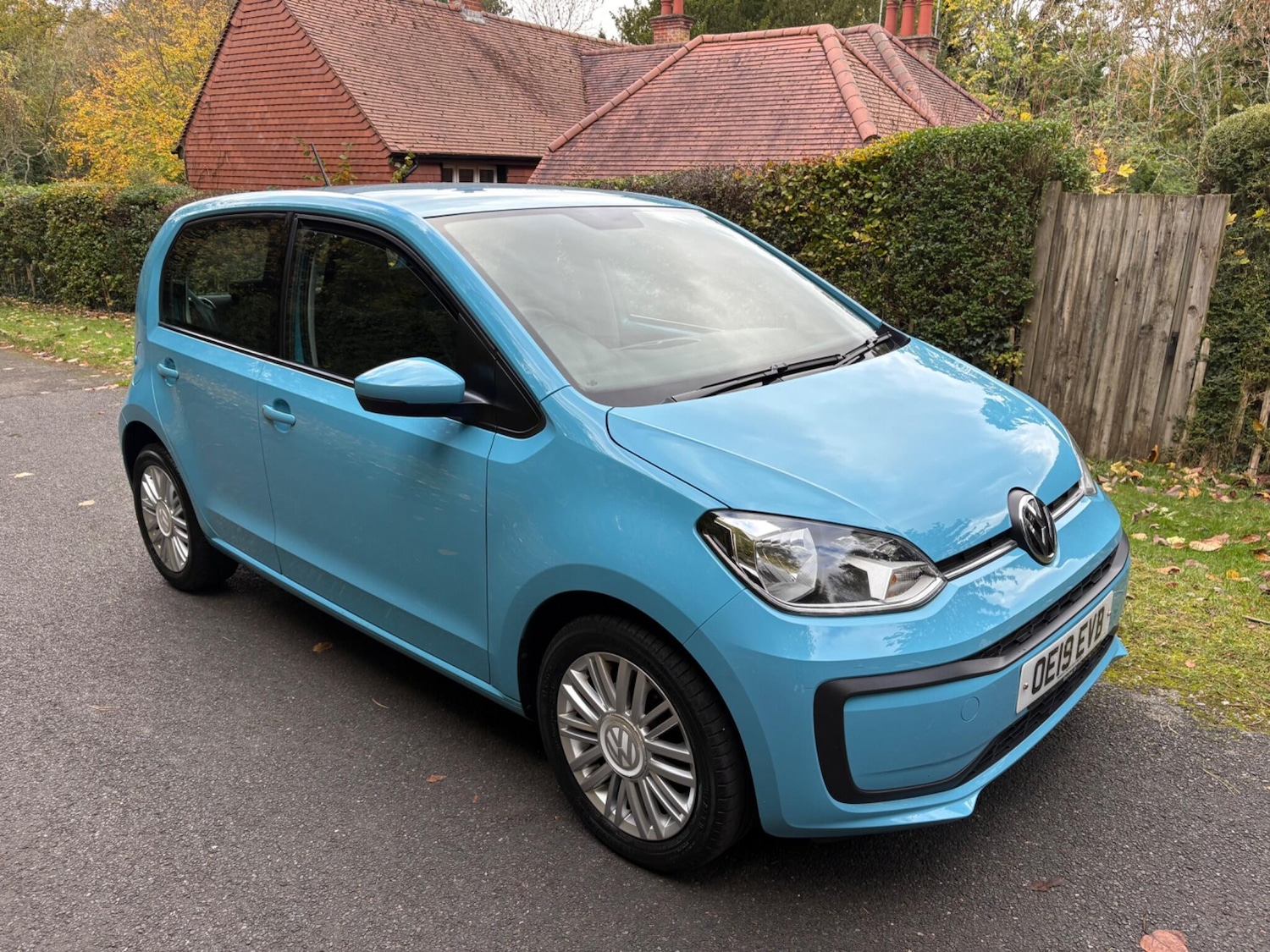 Used Volkswagen up! 2019 for sale - 76377488: Photo 1