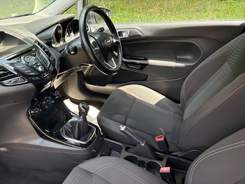Used Ford Fiesta 2015 for sale - 75311280: Photo