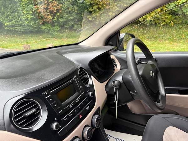 Used Hyundai i10 2015 for sale - 76227479: Photo 14
