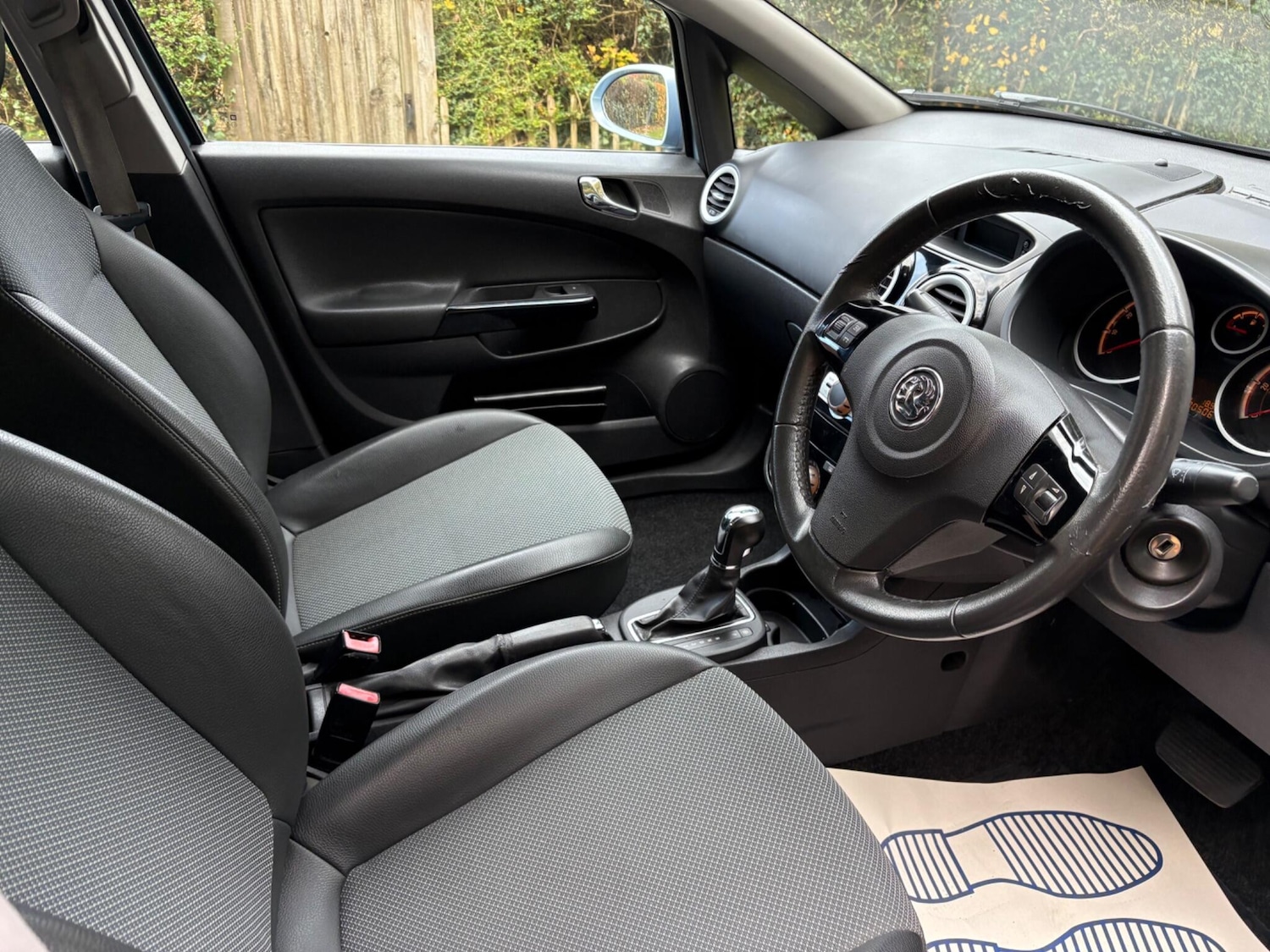 Used Vauxhall Corsa 2009 for sale - 76597090: Photo 2