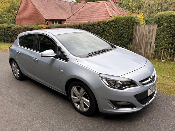Used Vauxhall Astra 2014 for sale - 76215103: Photo 1