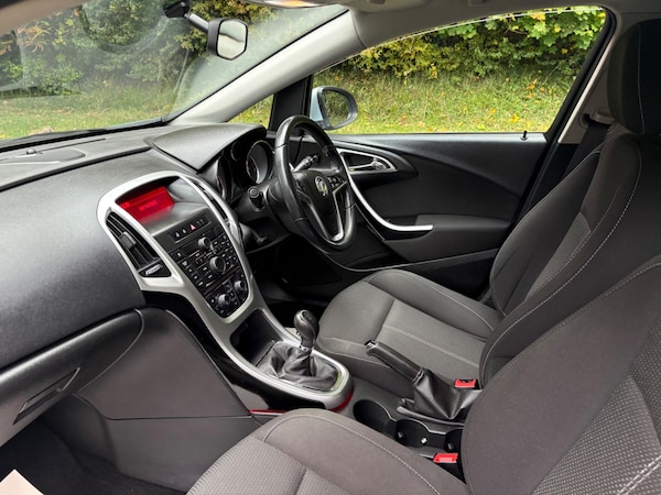 Used Vauxhall Astra 2014 for sale - 76215103: Photo 7
