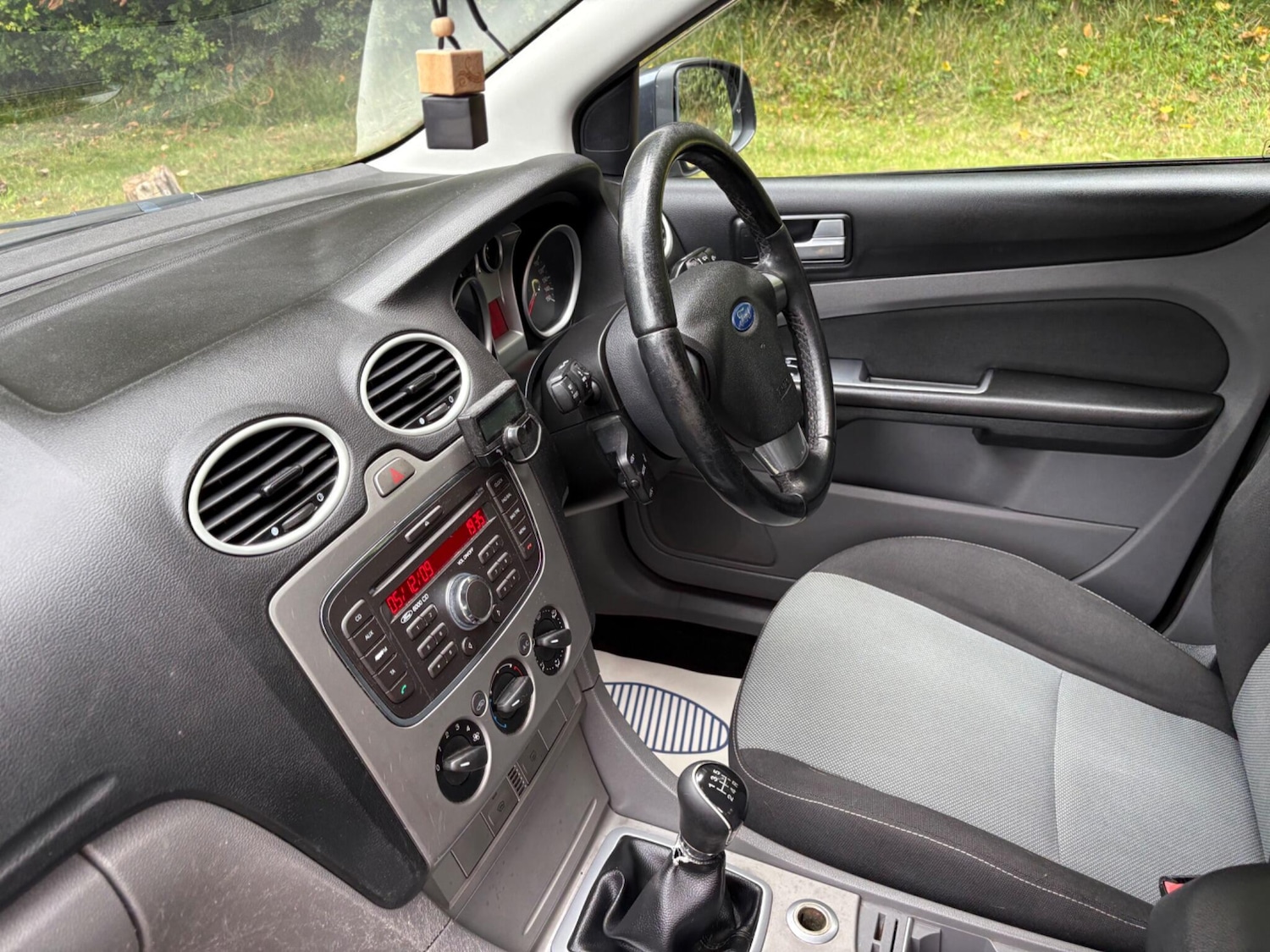 Used Ford Focus 2010 for sale - 76307751: Photo 15