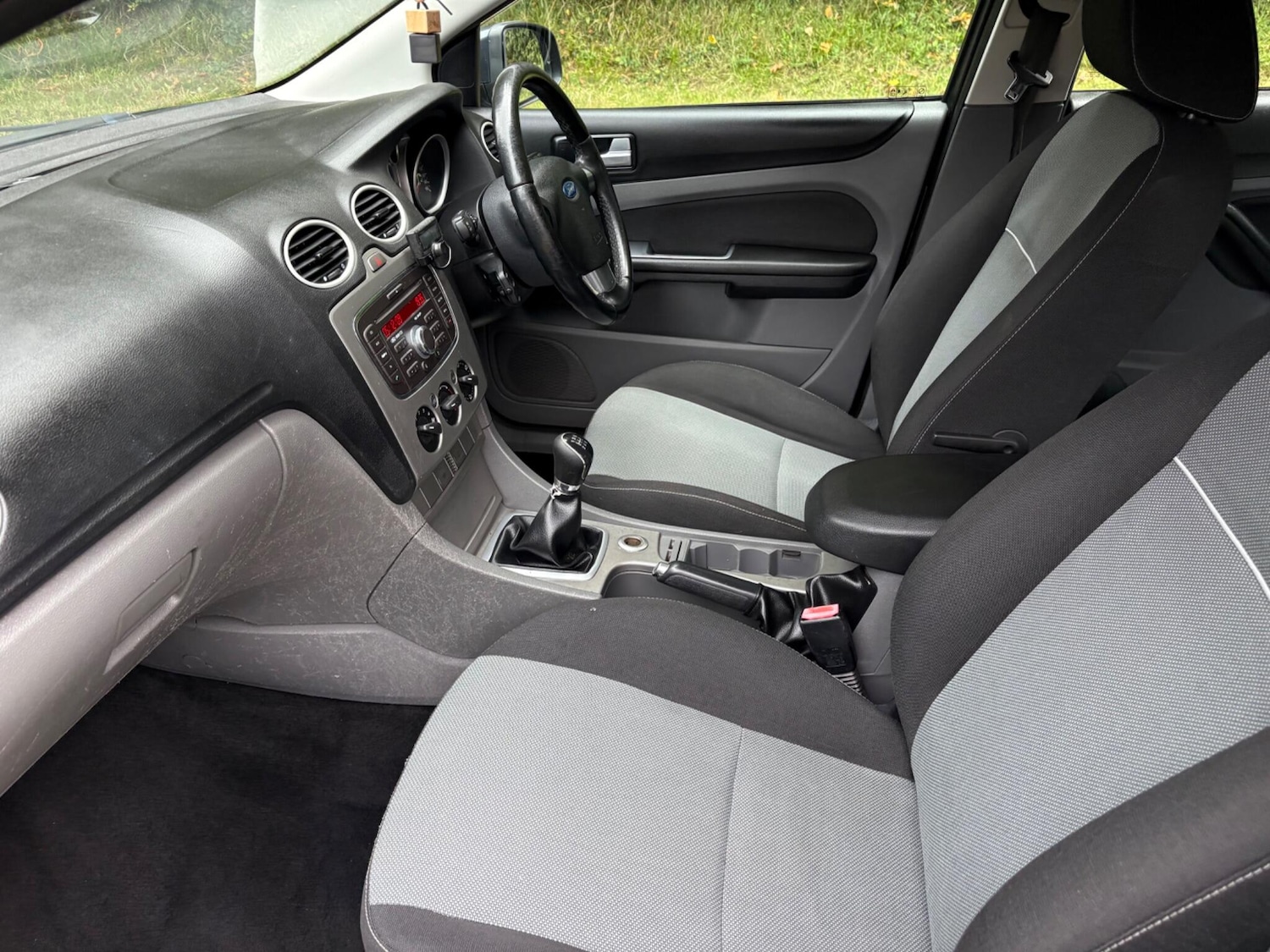 Used Ford Focus 2010 for sale - 76307751: Photo 2