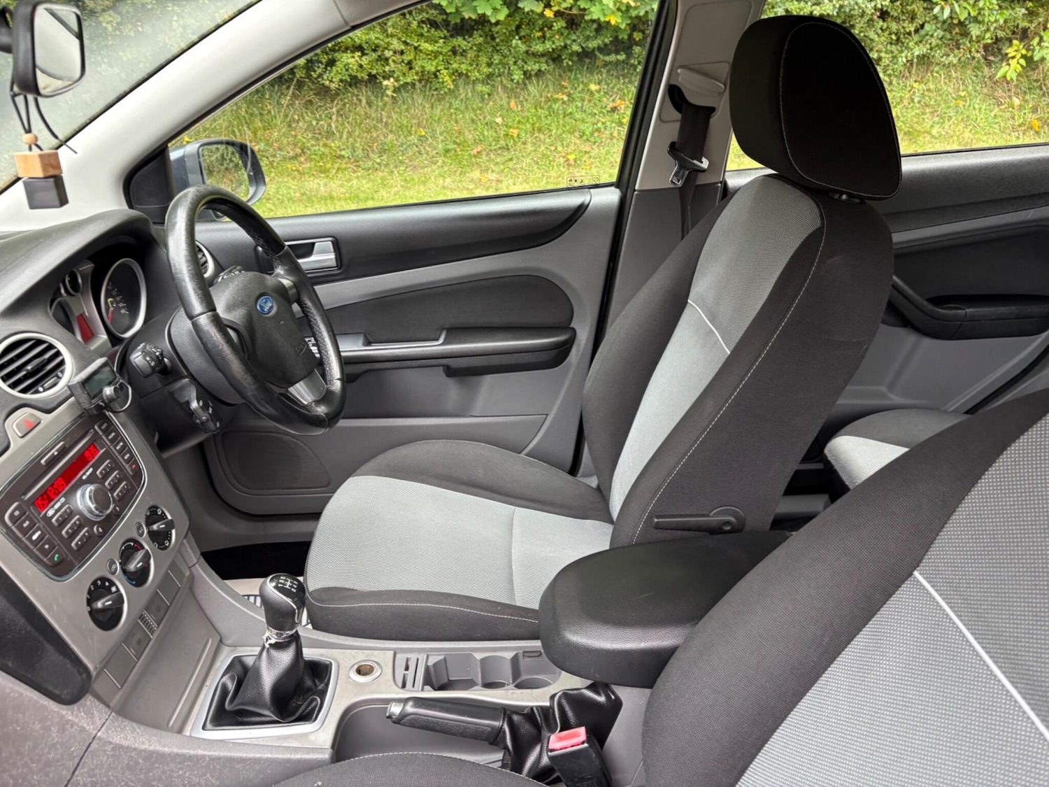 Used Ford Focus 2010 for sale - 76307751: Photo 22