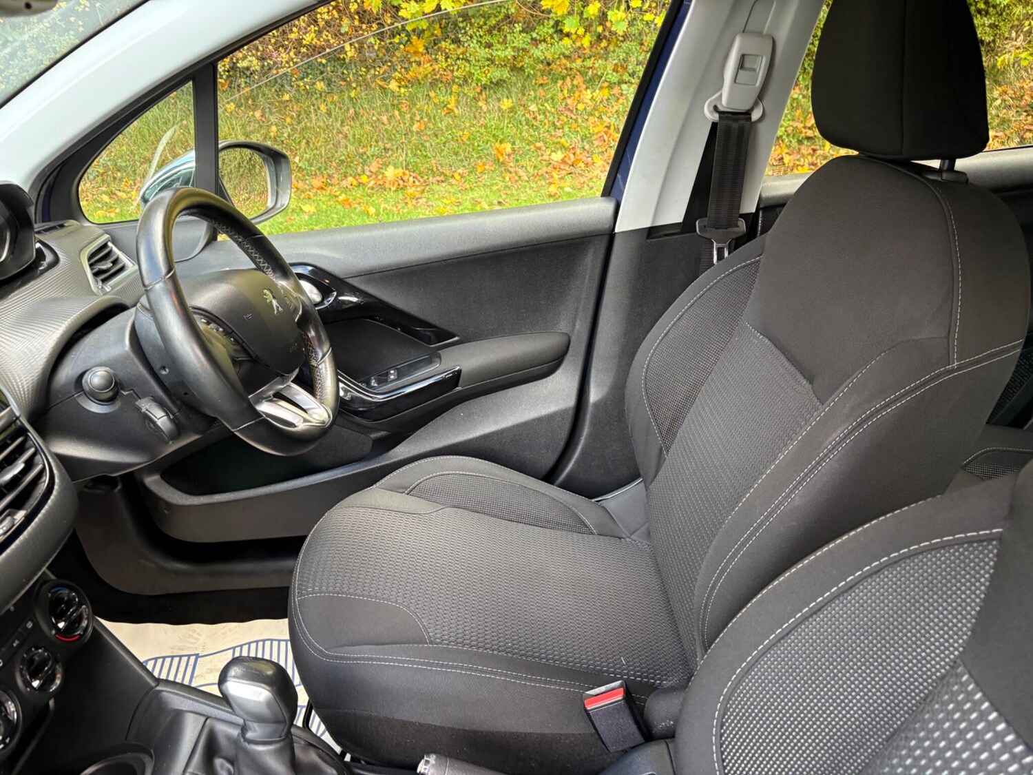 Used Peugeot 208 2016 for sale - 76399377: Photo 20