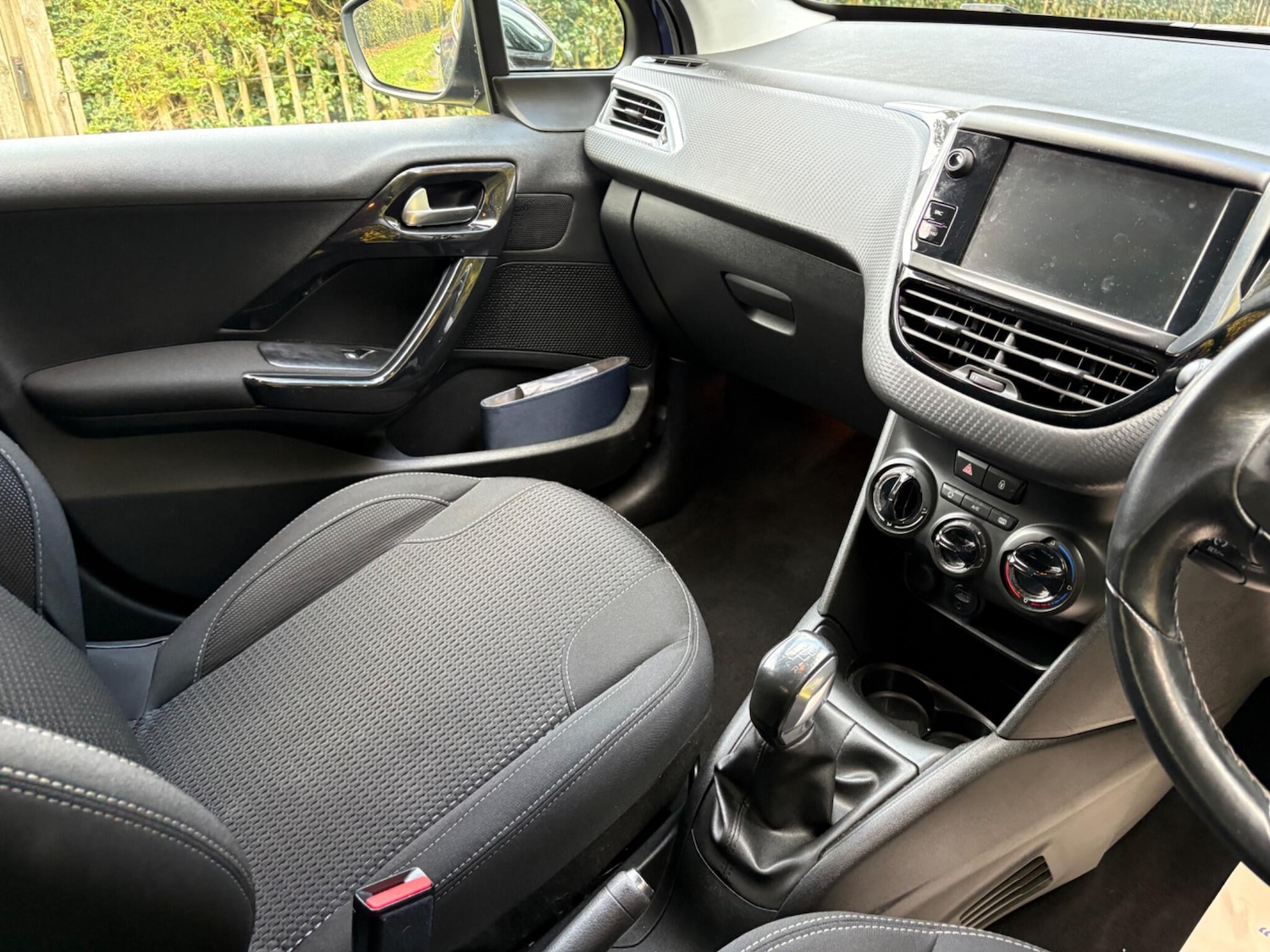 Used Peugeot 208 2016 for sale - 76399377: Photo 9