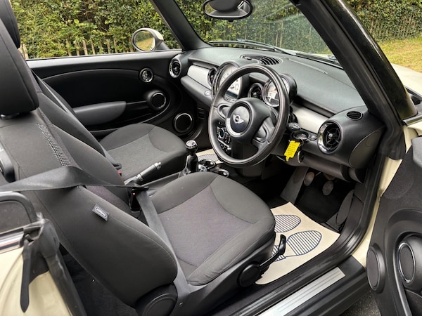 Used MINI Convertible 2012 for sale - 76151320: Photo 20