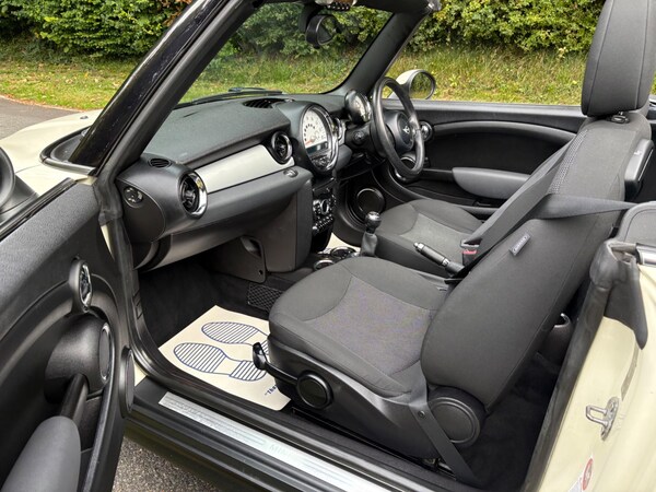 Used MINI Convertible 2012 for sale - 76151320: Photo 29