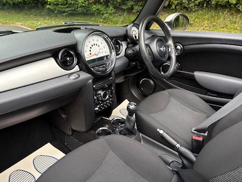 Used MINI Convertible 2012 for sale - 76151320: Photo 2