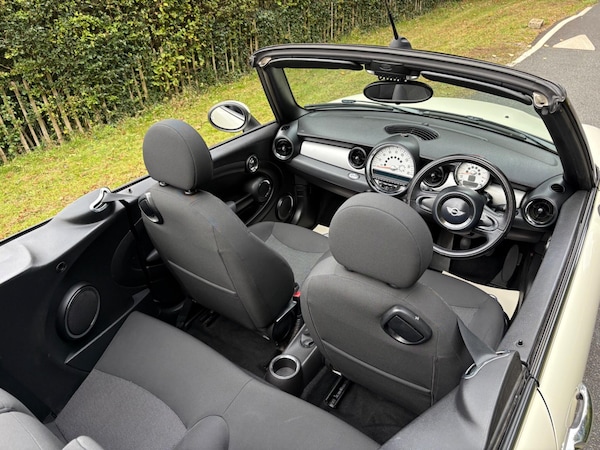 Used MINI Convertible 2012 for sale - 76151320: Photo 31