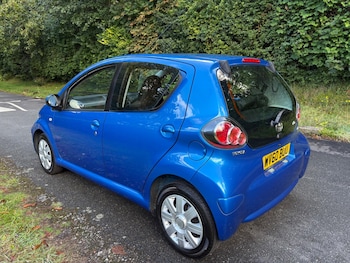 Used Toyota AYGO 2010 for sale - 75741769: Photo