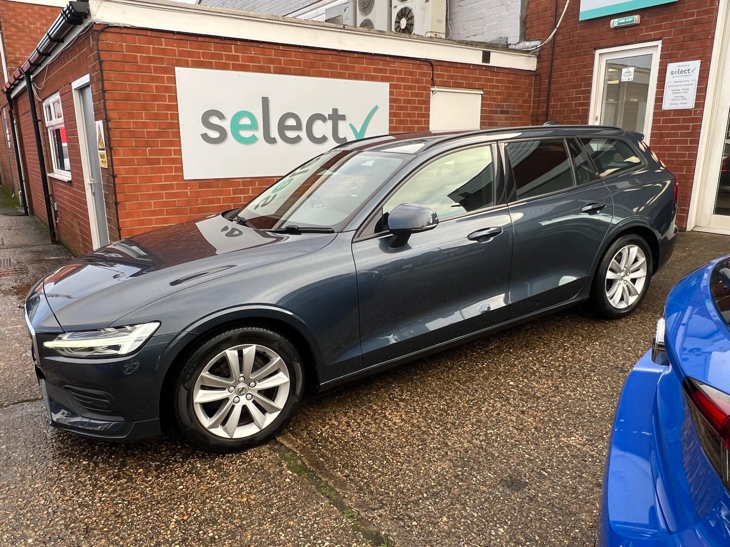 Used Volvo V60 2018 for sale - 77413315: Photo 3