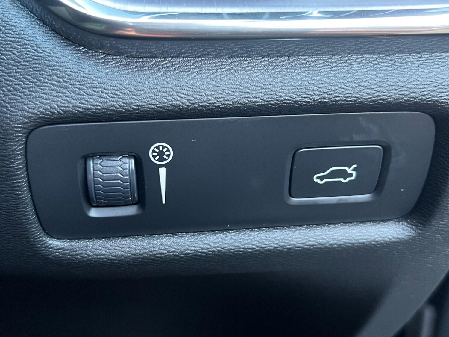 Used Volvo V60 2018 for sale - 77413315: Photo 34