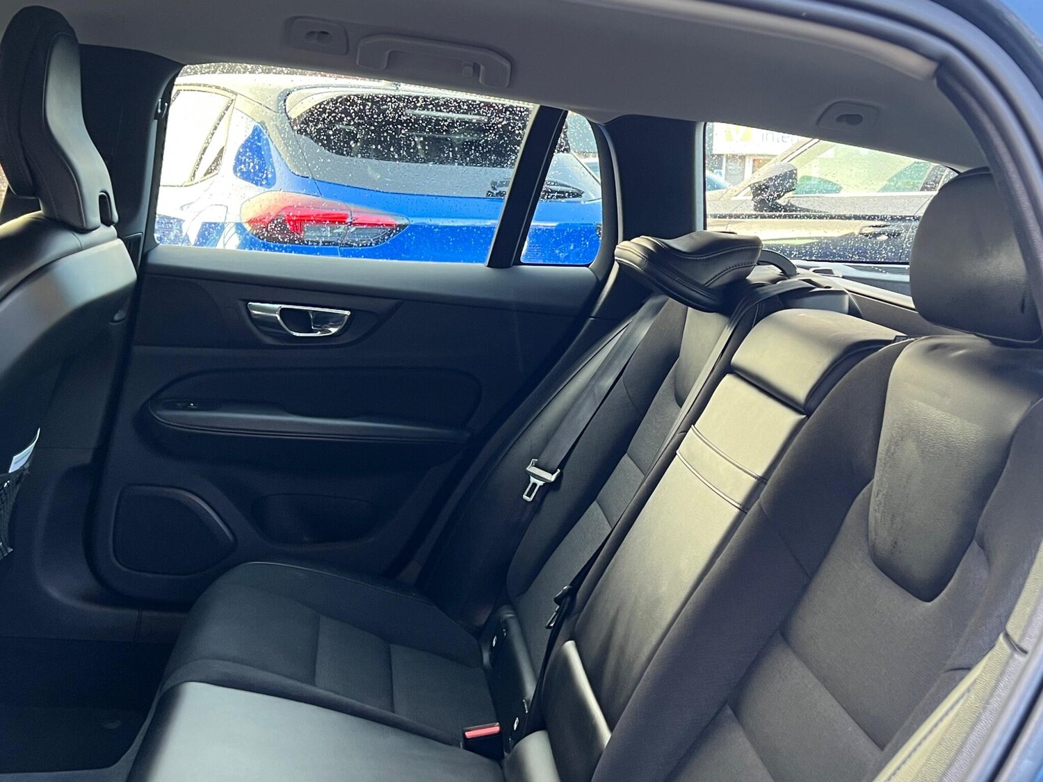 Used Volvo V60 2018 for sale - 77413315: Photo 38