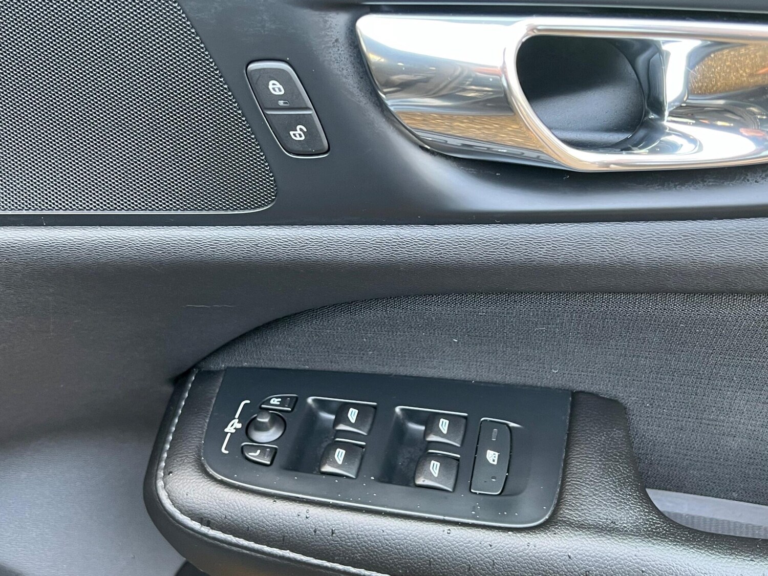 Used Volvo V60 2018 for sale - 77413315: Photo 45