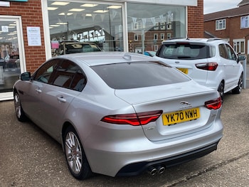 Used Jaguar XE 2020 for sale - 79532990: Photo