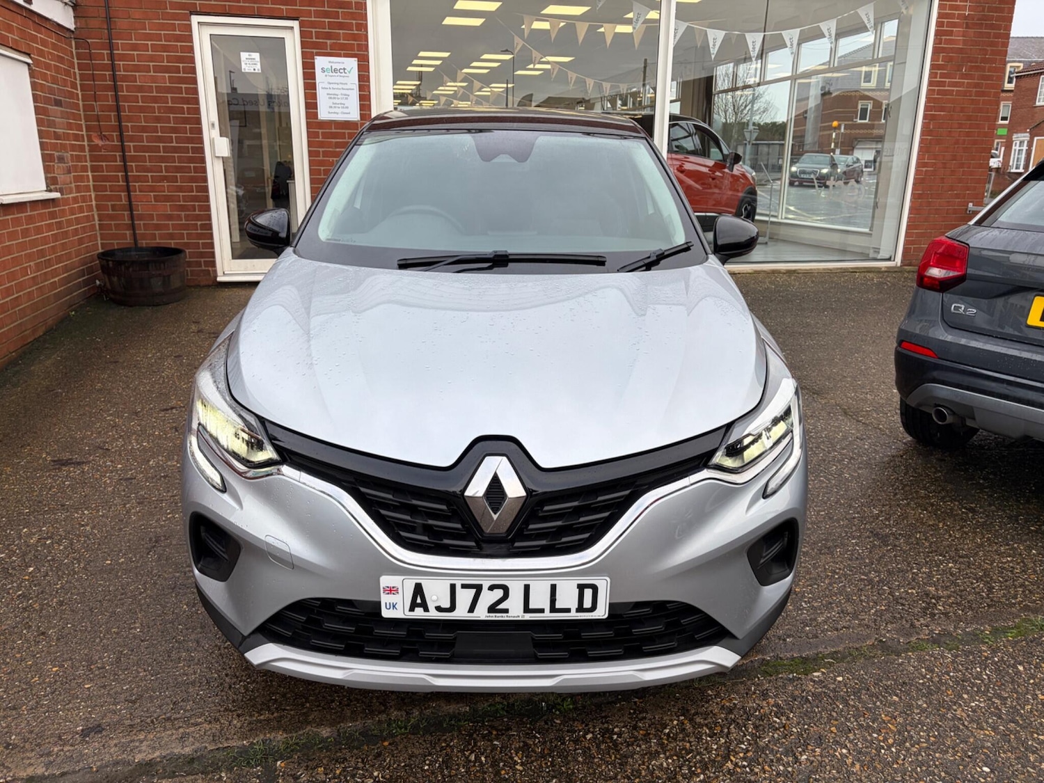 Used Renault Captur 2023 for sale - 77574484: Photo 2