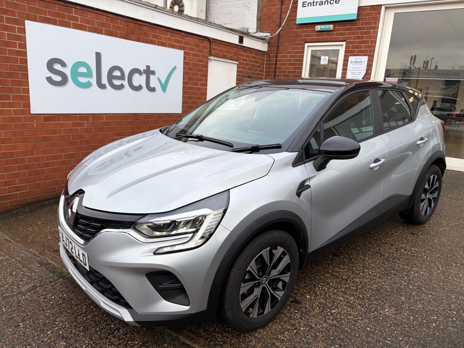 Used Renault Captur 2023 for sale - 77574484: Photo 3