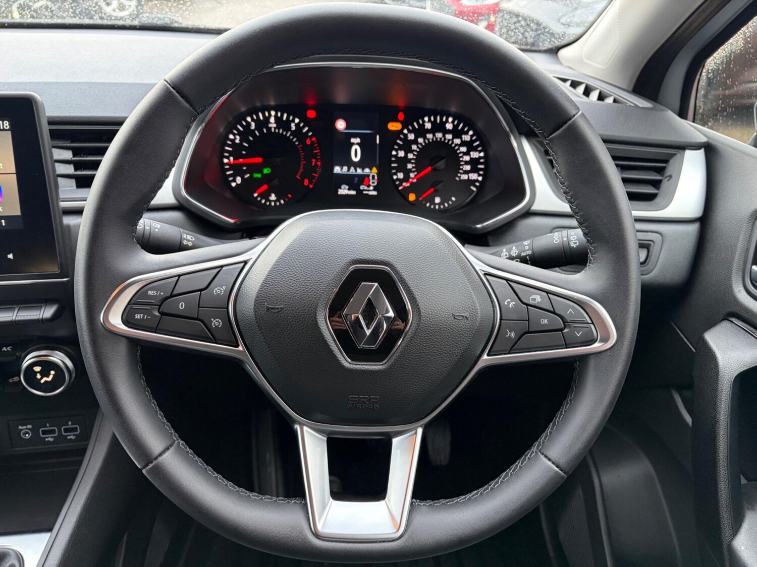 Used Renault Captur 2023 for sale - 77574484: Photo 45