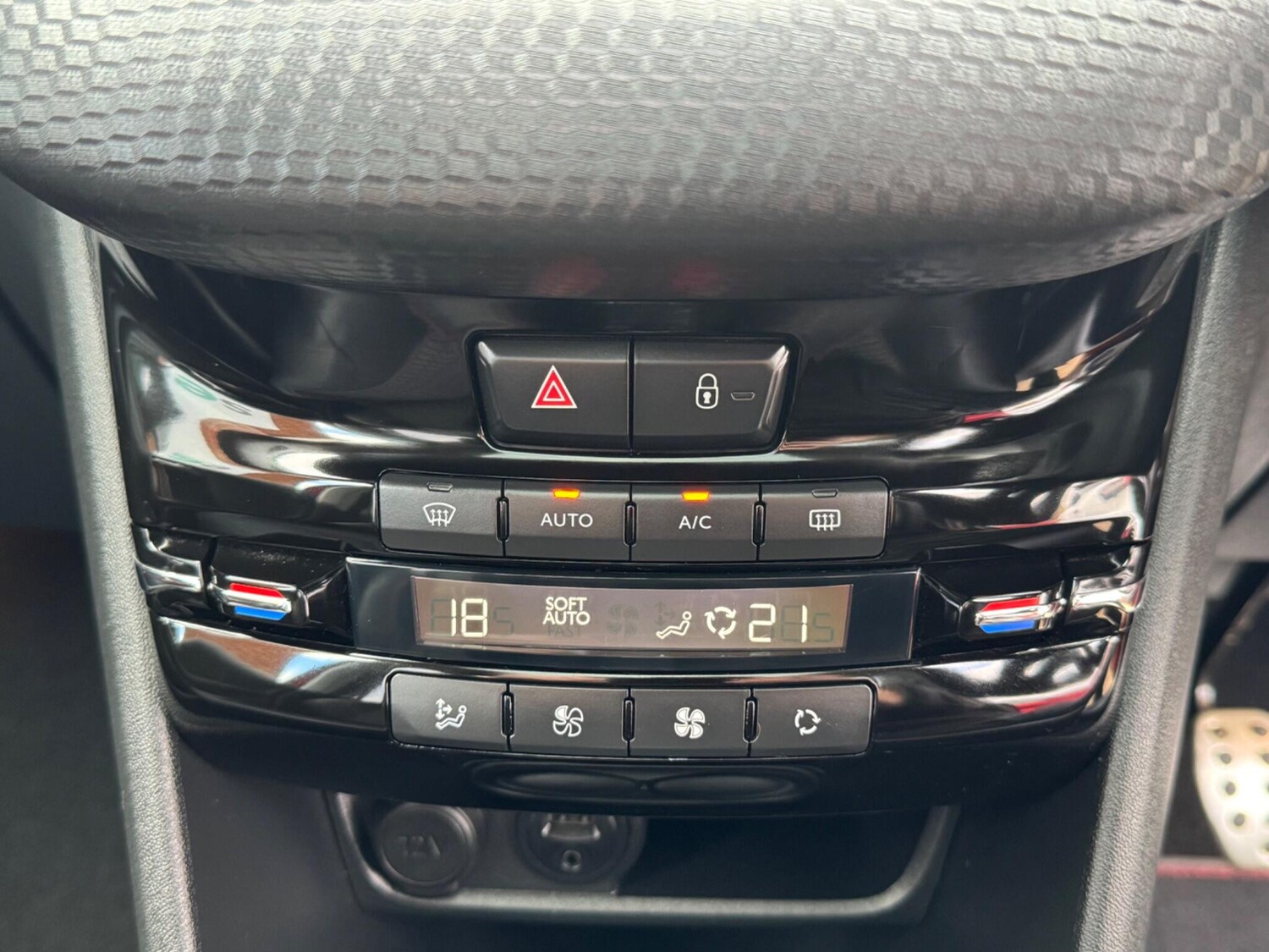 Used Peugeot 2008 2016 for sale - 77646991: Photo 34