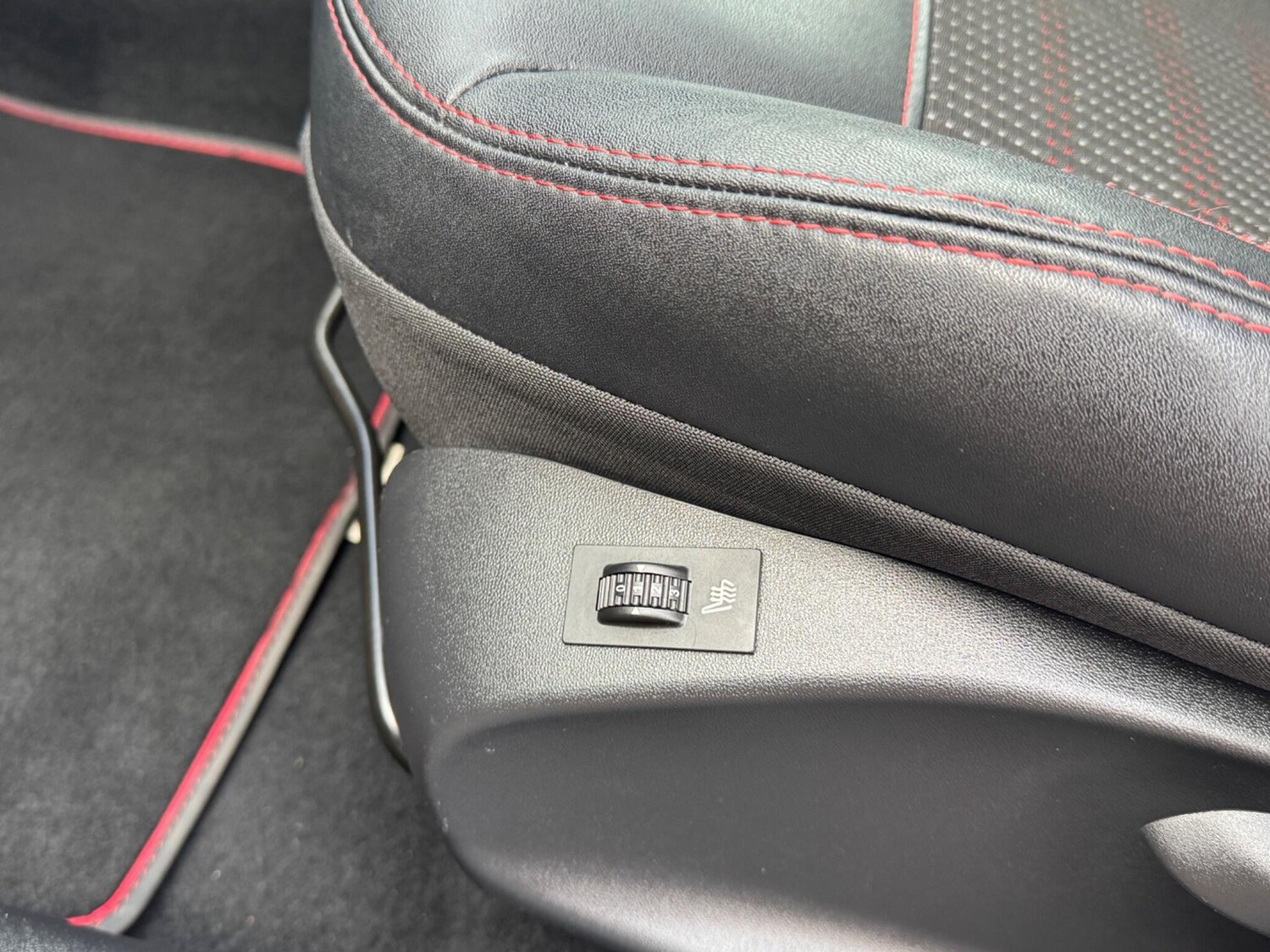 Used Peugeot 2008 2016 for sale - 77646991: Photo 40