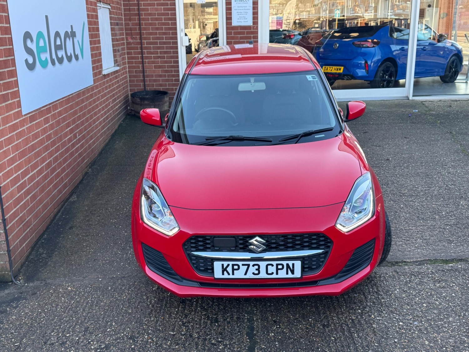 Used Suzuki Swift 2023 for sale - 77574875: Photo 2