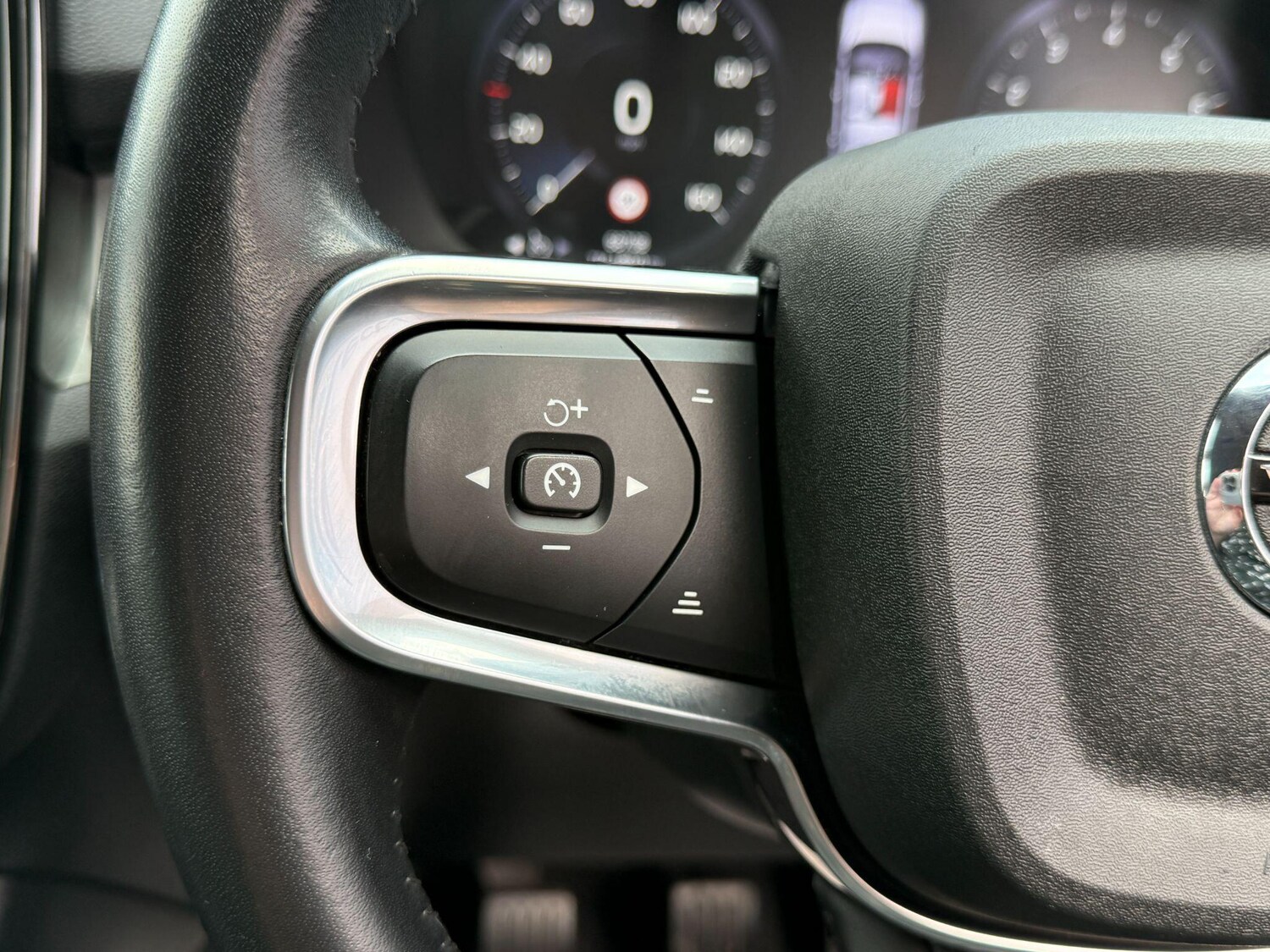 Used Volvo XC40 2021 for sale - 77413314: Photo 31