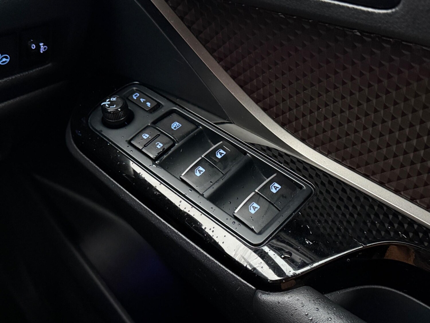 Used Toyota C-HR 2019 for sale - 77575195: Photo 24