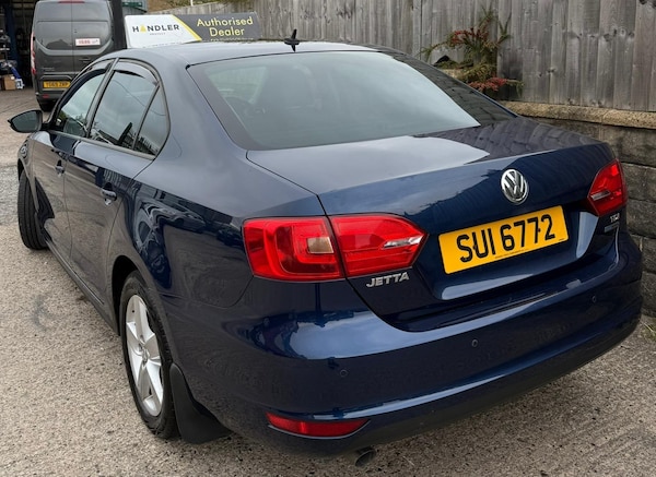 Used Volkswagen Jetta 2011 for sale - 76240211: Photo 4