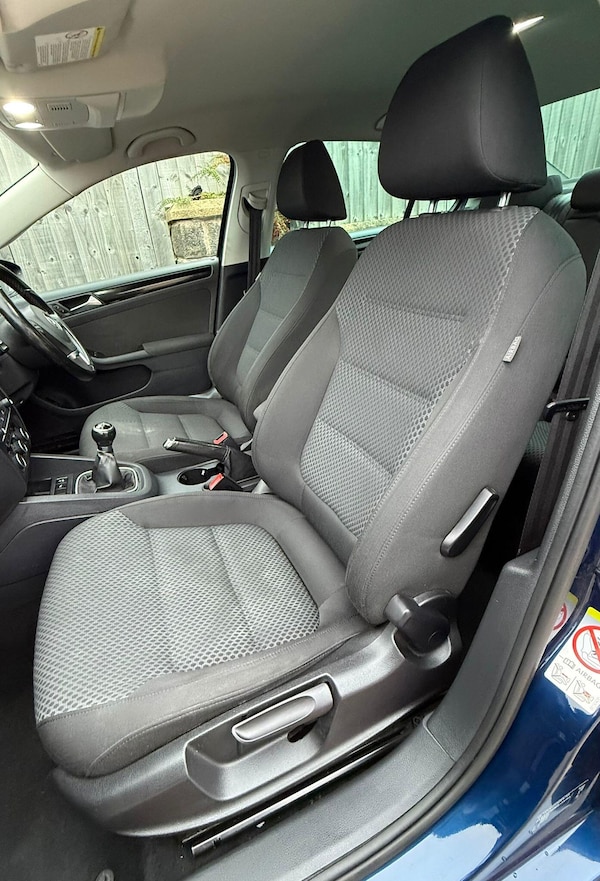 Used Volkswagen Jetta 2011 for sale - 76240211: Photo 6