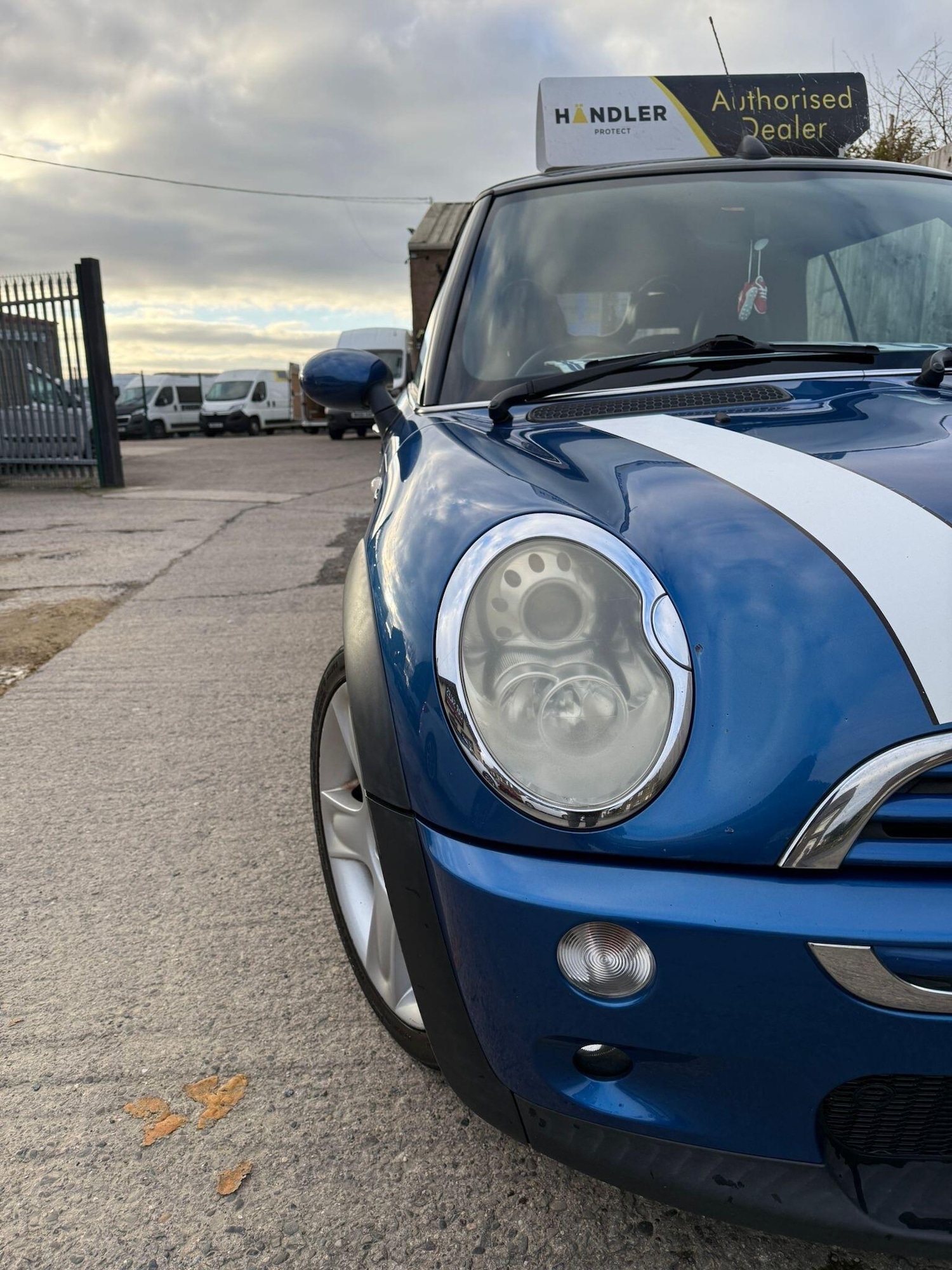 Used MINI Convertible 2006 for sale - 77067232: Photo 6