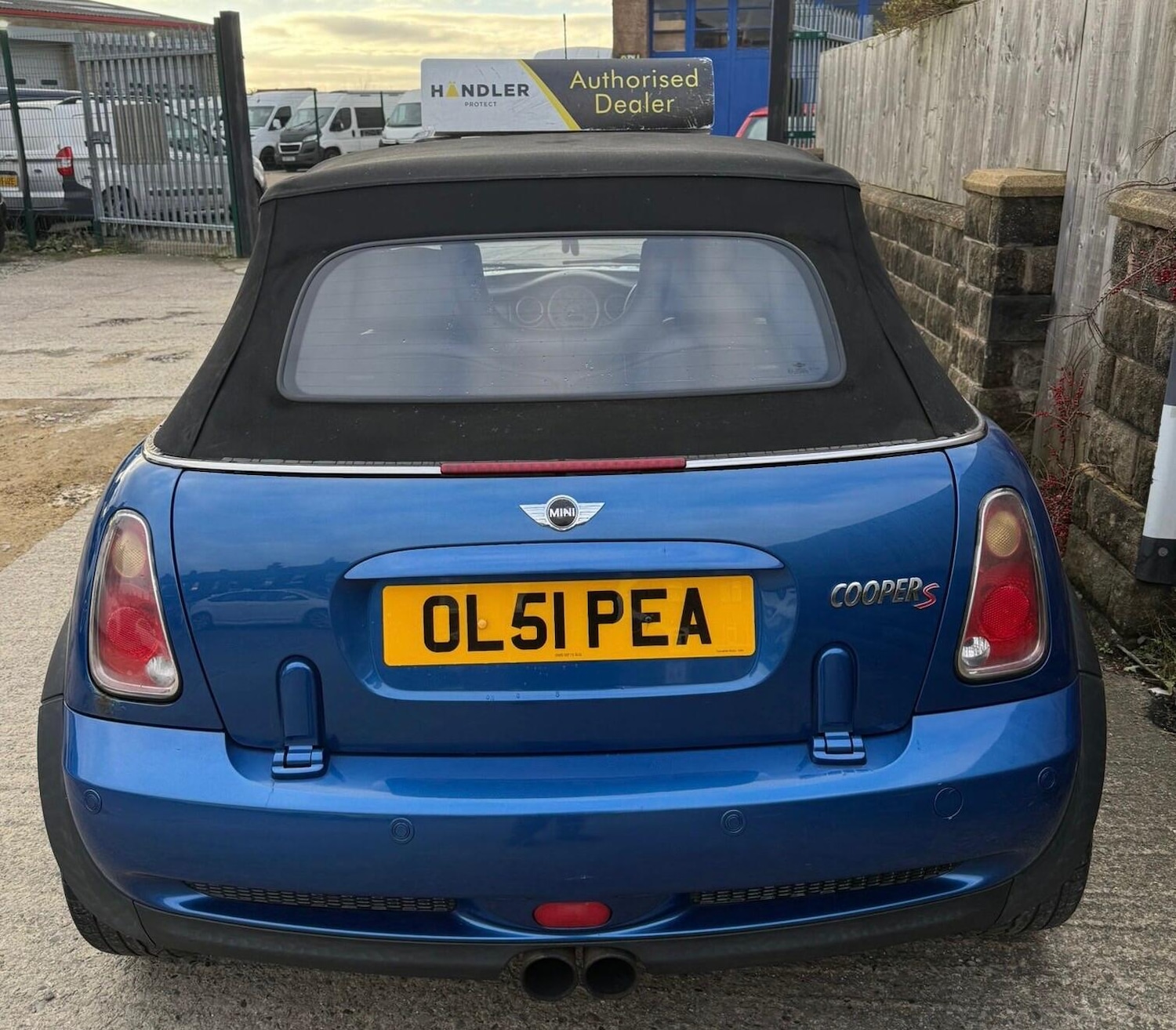Used MINI Convertible 2006 for sale - 77067232: Photo 7