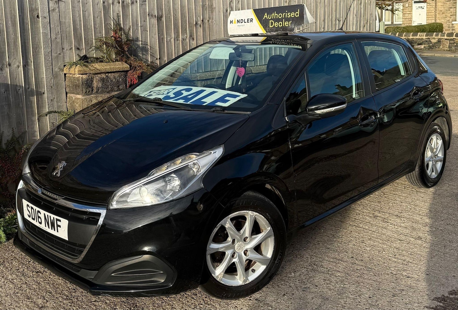 Used Peugeot 208 2016 for sale - 76388709: Photo 1
