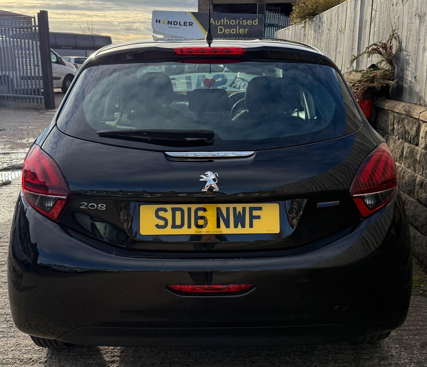 Used Peugeot 208 2016 for sale - 76388709: Photo 10