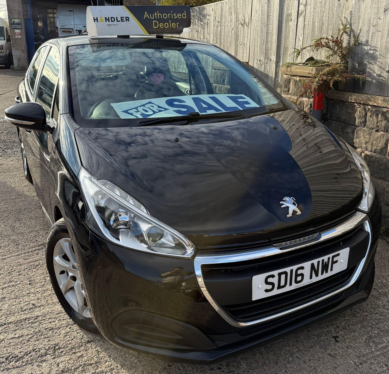 Used Peugeot 208 2016 for sale - 76388709: Photo 18