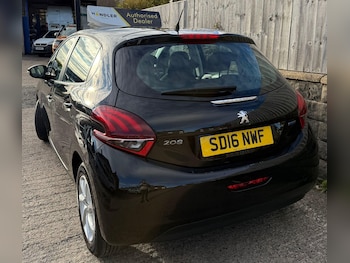 Used Peugeot 208 2016 for sale - 76388709: Photo