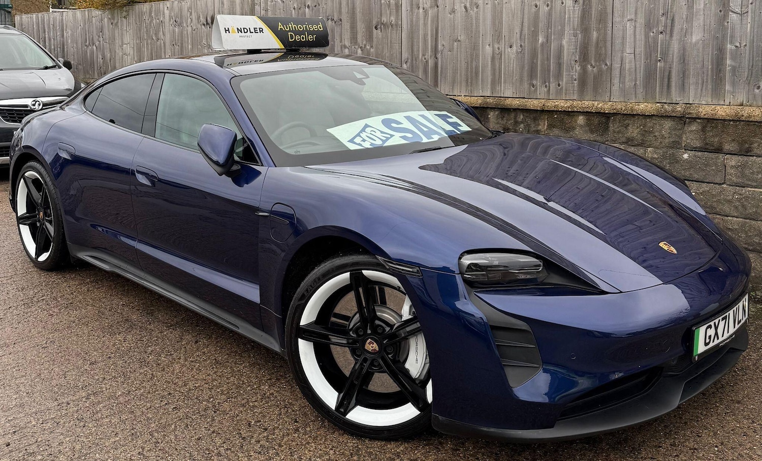 Used Porsche Taycan 2021 for sale - 76484813: Photo 2