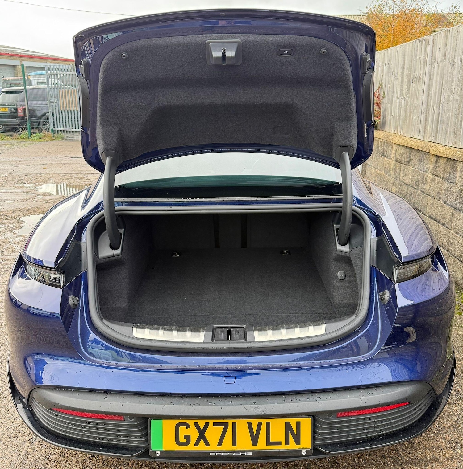 Used Porsche Taycan 2021 for sale - 76484813: Photo 3