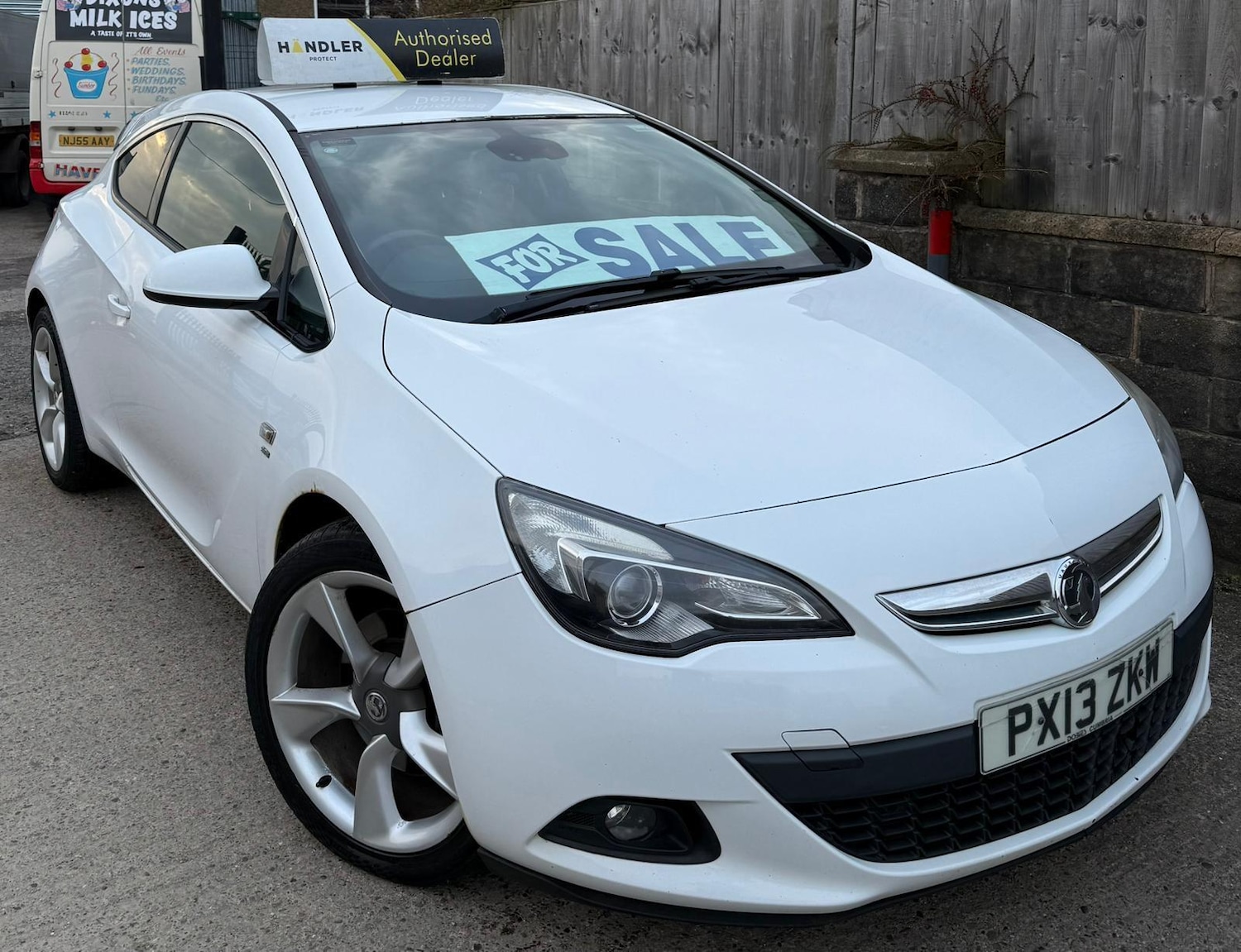 Used Vauxhall Astra GTC 2013 for sale - 77784218: Photo 2