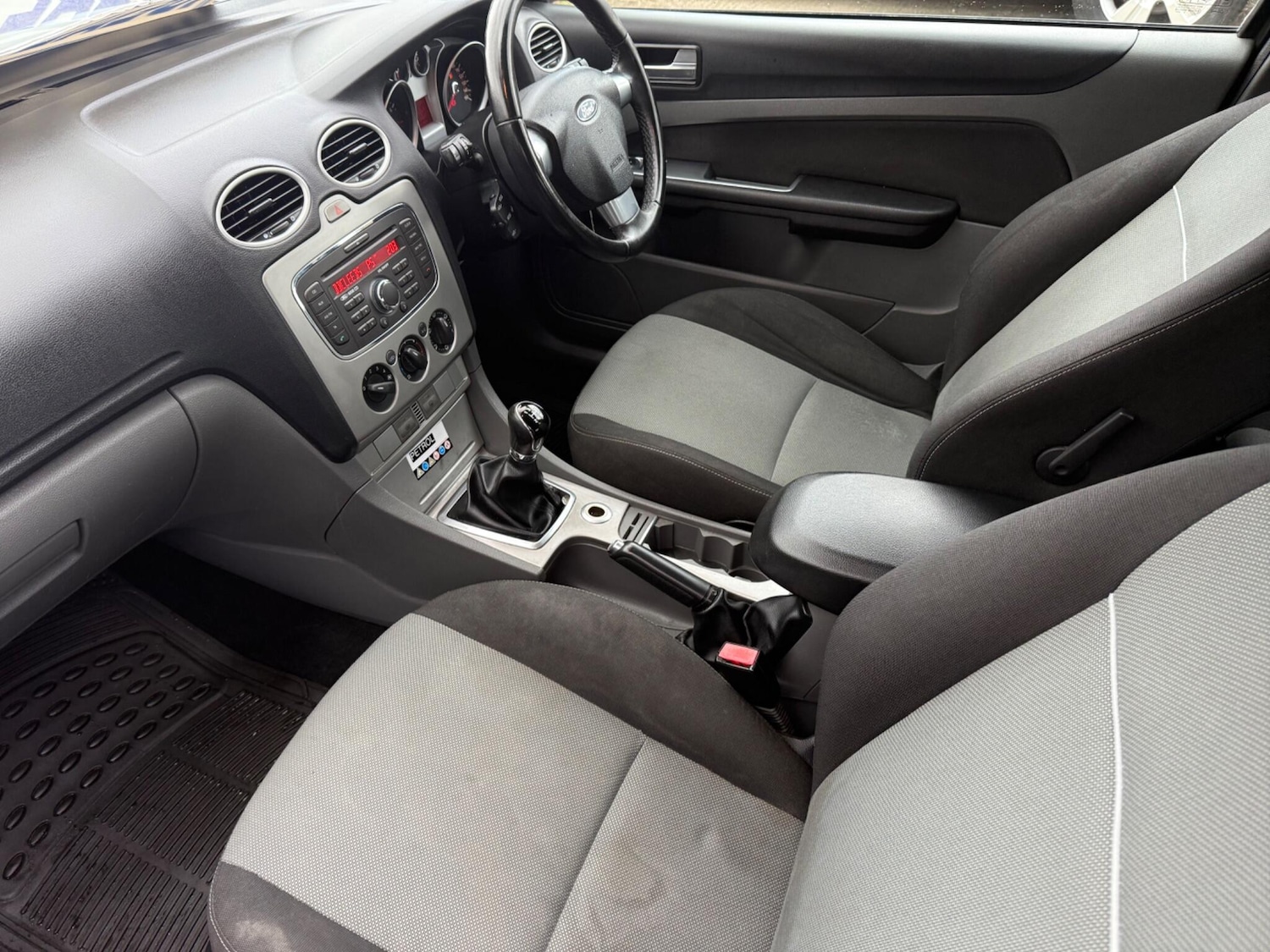 Used Ford Focus 2011 for sale - 76336446: Photo 8